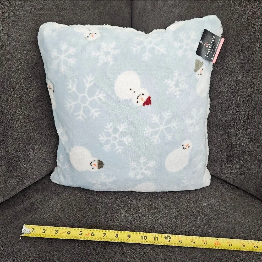 Cuddl Duds Cozy Snowman And Snowflake Throw Pillow
